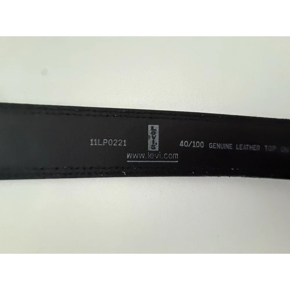 Levi’s Men’s Black Genuine Leather Belt Size 40/100 Silver Buckle 11LP0221